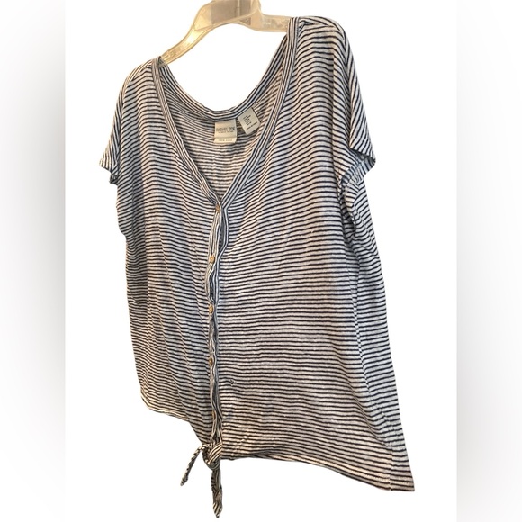 Rachel Zoe 100% Linen Button & Tie front Top. Size Medium. - Picture 10 of 12